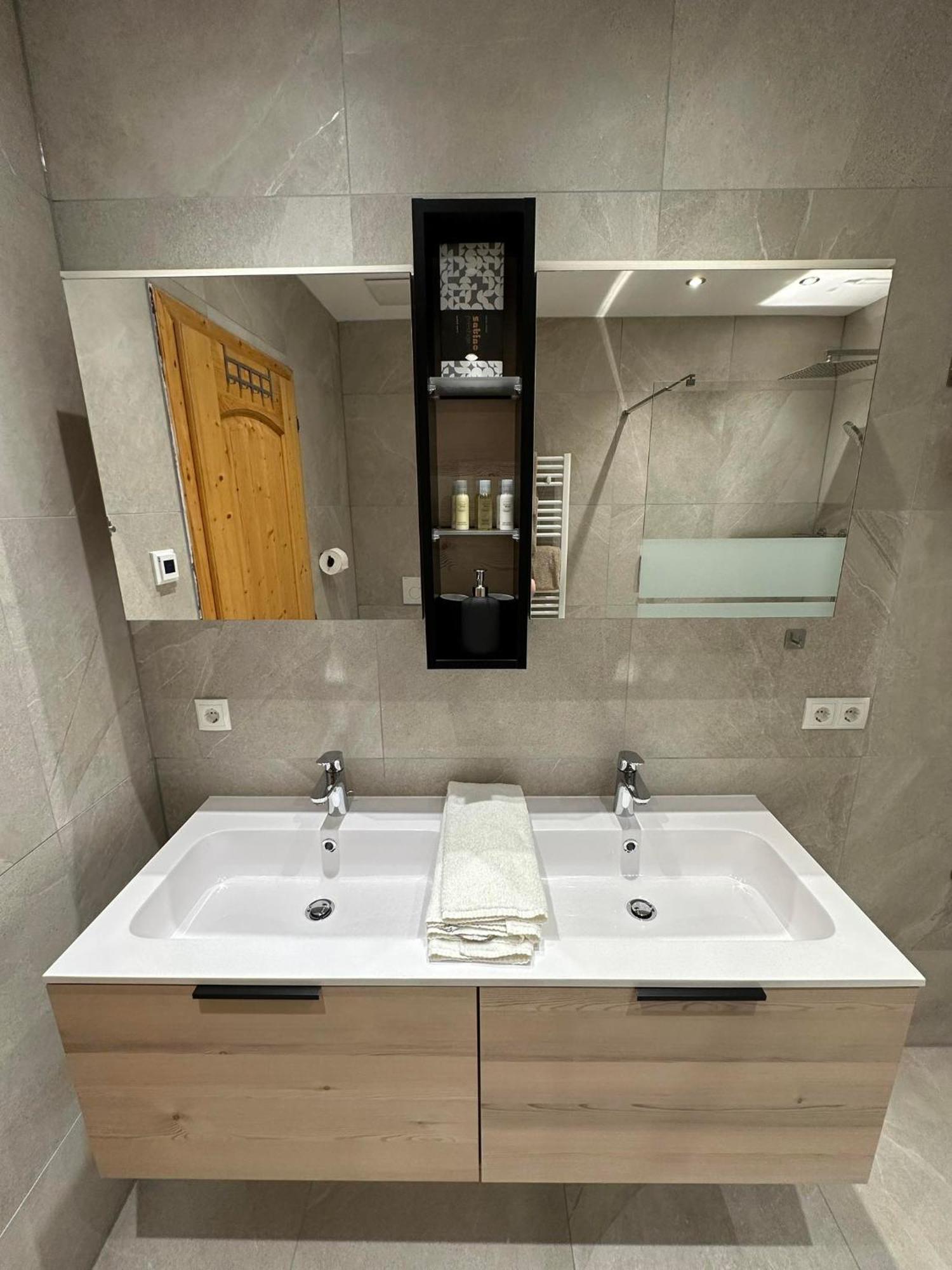 Deluxe Apart Bader Ервалд Екстериор снимка