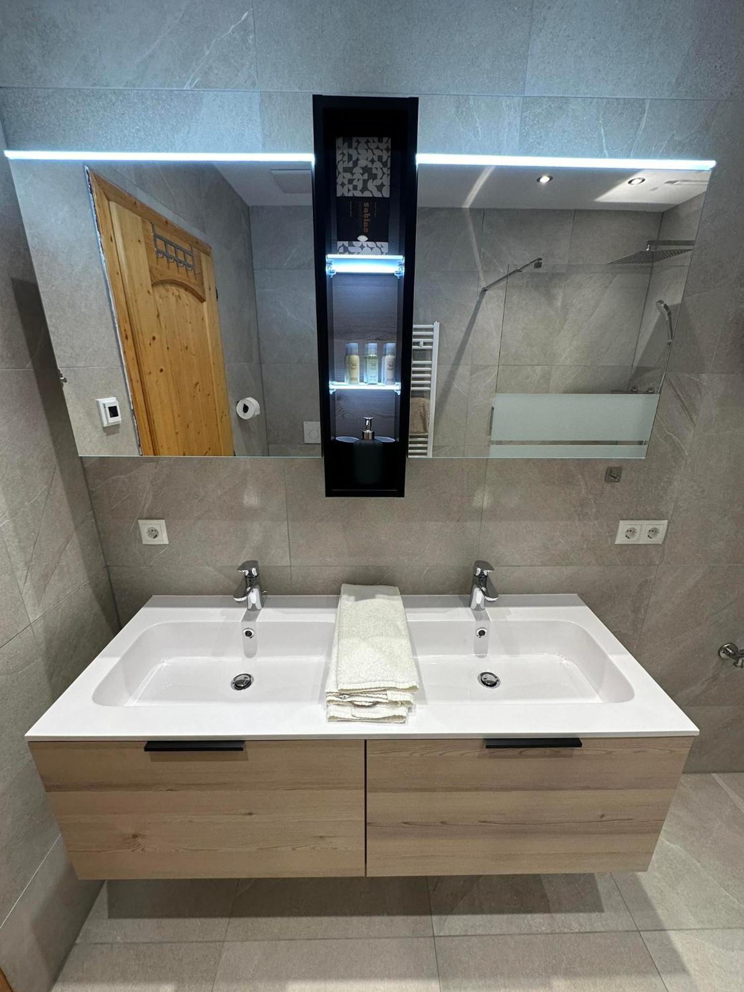 Deluxe Apart Bader Ервалд Екстериор снимка